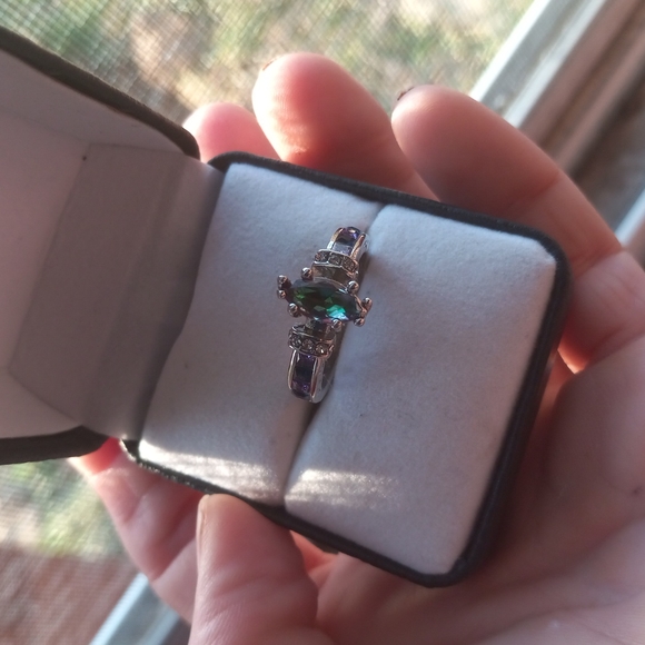 Size 8 green/purple ring - Picture 5 of 6